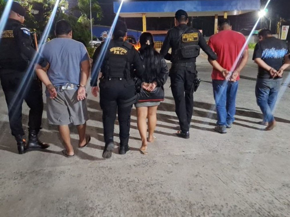 PNC detiene a cuatro personas con cocaína en operativo 
