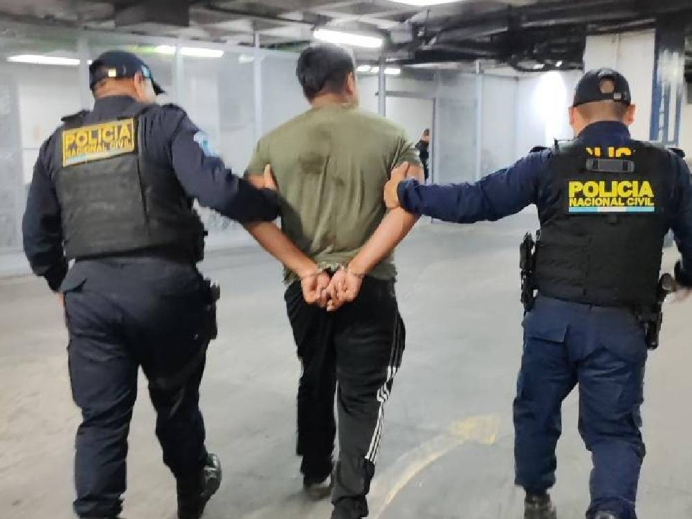 PNC consignó a dos pandilleros cuando desmembraban a una persona en una casa abandonada