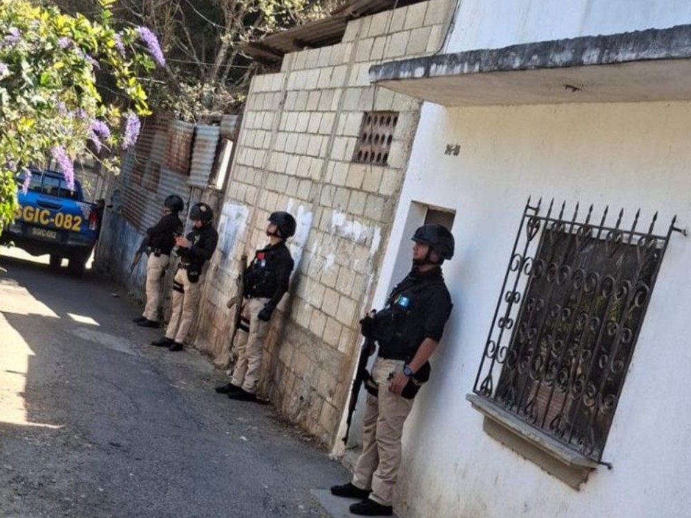 PNC efectuó nueve allanamientos en la zona 16 en seguimiento a ataques armados