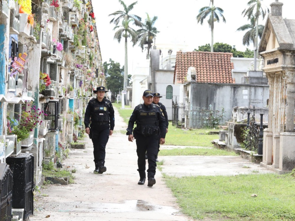 PNC implementa plan de seguridad en el Día de Todos los Santos