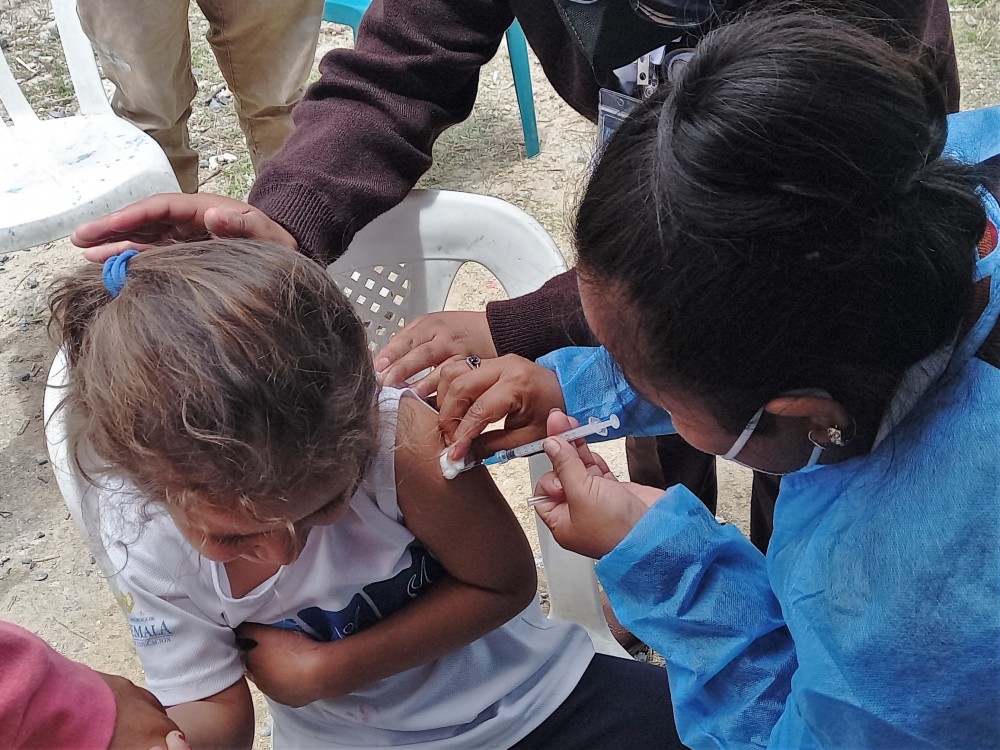 Poca afluencia de menores en jornada masiva de vacunación