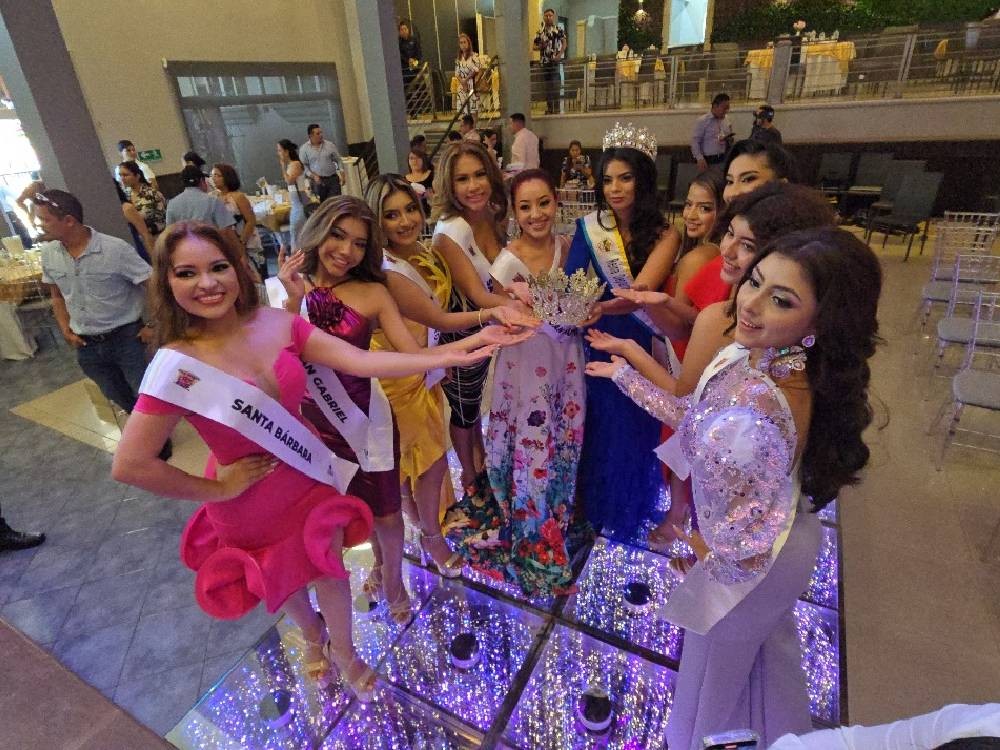 Presentan a candidatas para los reinados del Carnaval Mazateco 2025