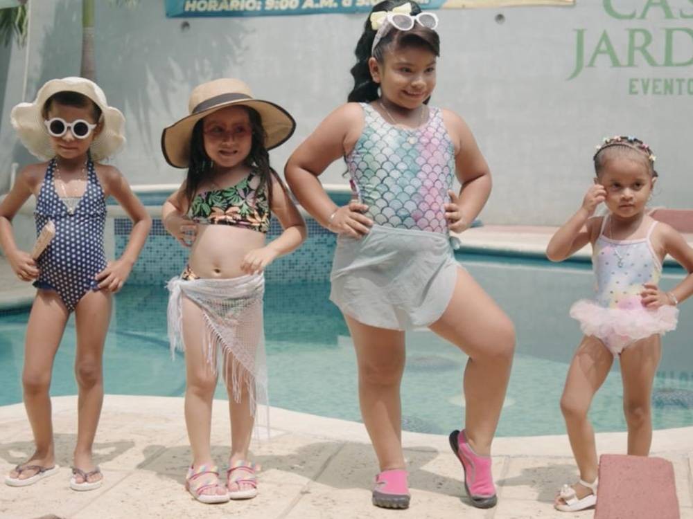 Presentan a las candidatas para la elección y coronación de las reinas de la Colonia La Independencia en Mazatenango