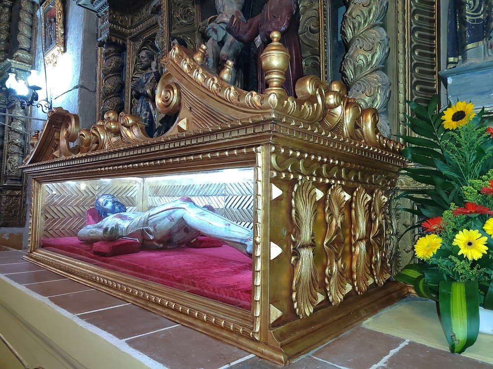 Presentan restauración de camerín de la imagen del Señor Sepultado de San Cristóbal Totonicapán