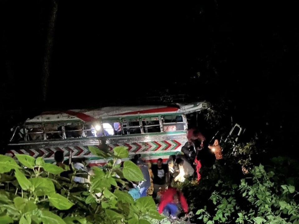 Presidente decreta luto nacional por las víctimas del accidente en la ruta Interamericana