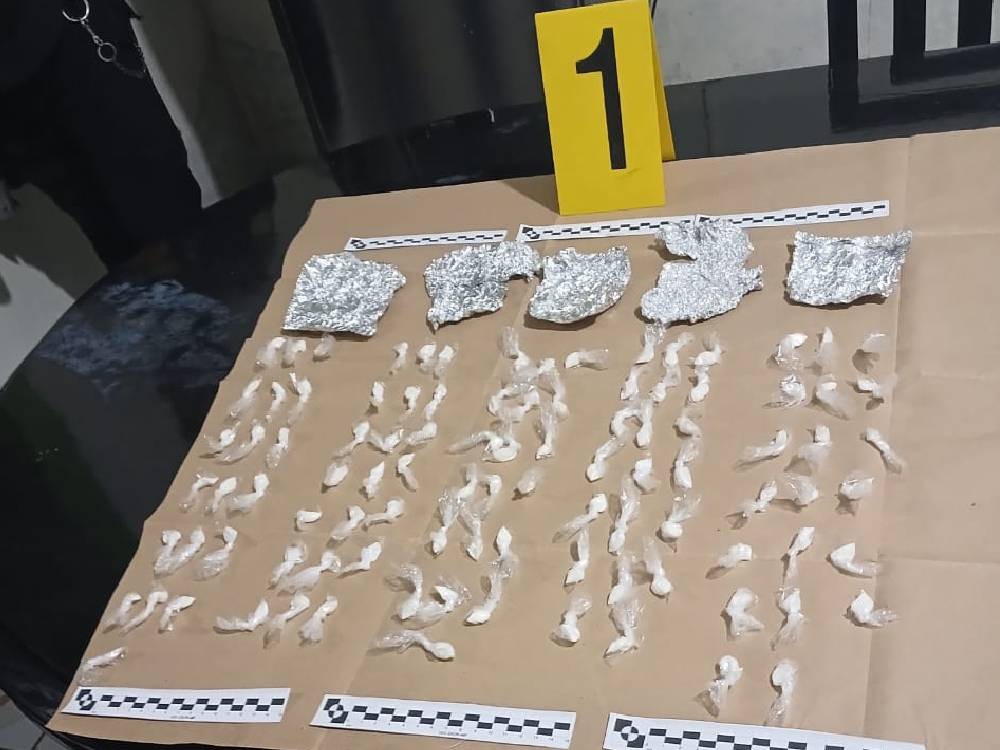 Presunta distribuidora de droga es capturada en allanamientos