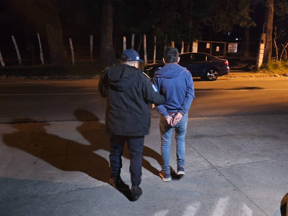 Pretendía extorsionar a su propio hermano, pero fue detenido