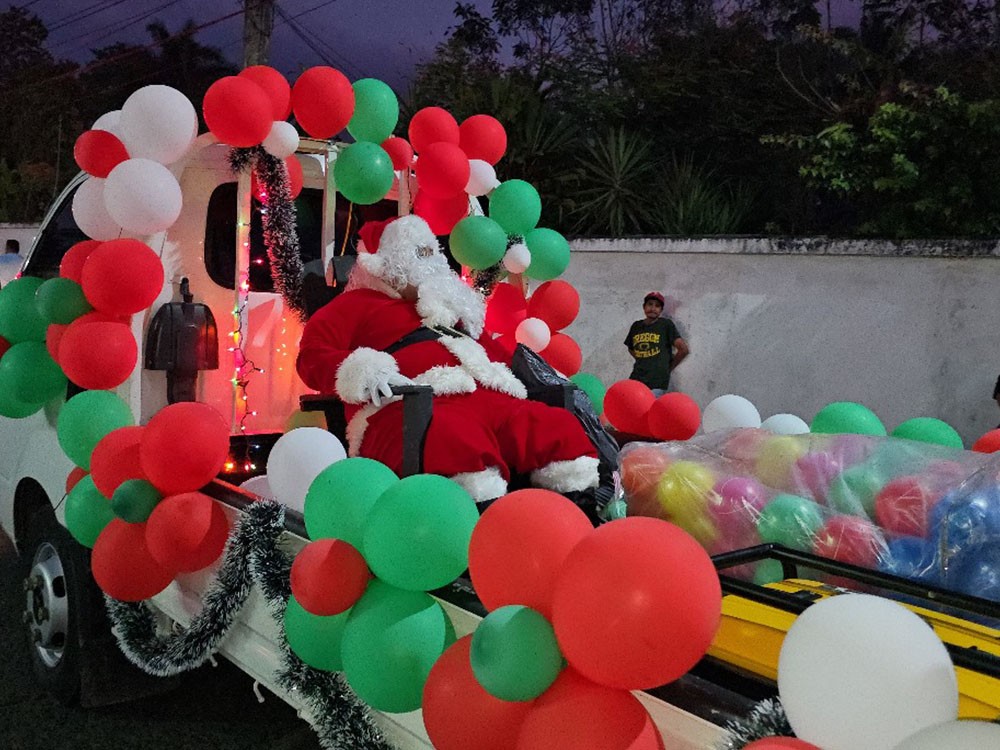 Primera edición del desfile navideño en Cantón Pueblo Nuevo de Mazatenango
