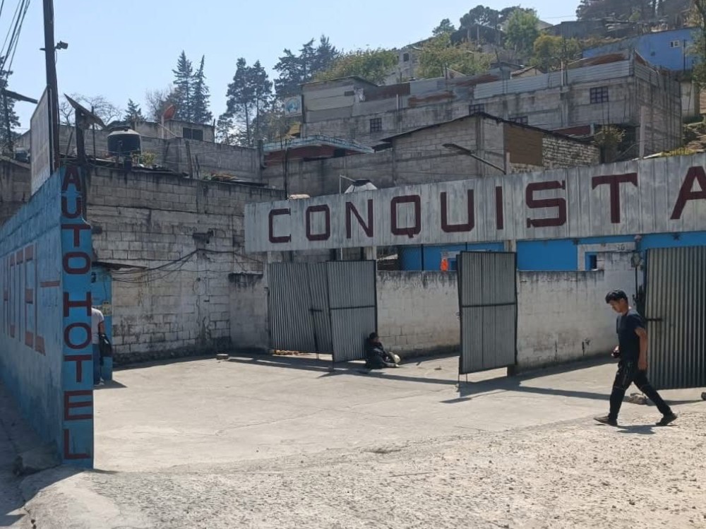 Programan reconstrucción de hechos en caso de asesinato en autohotel de Xela