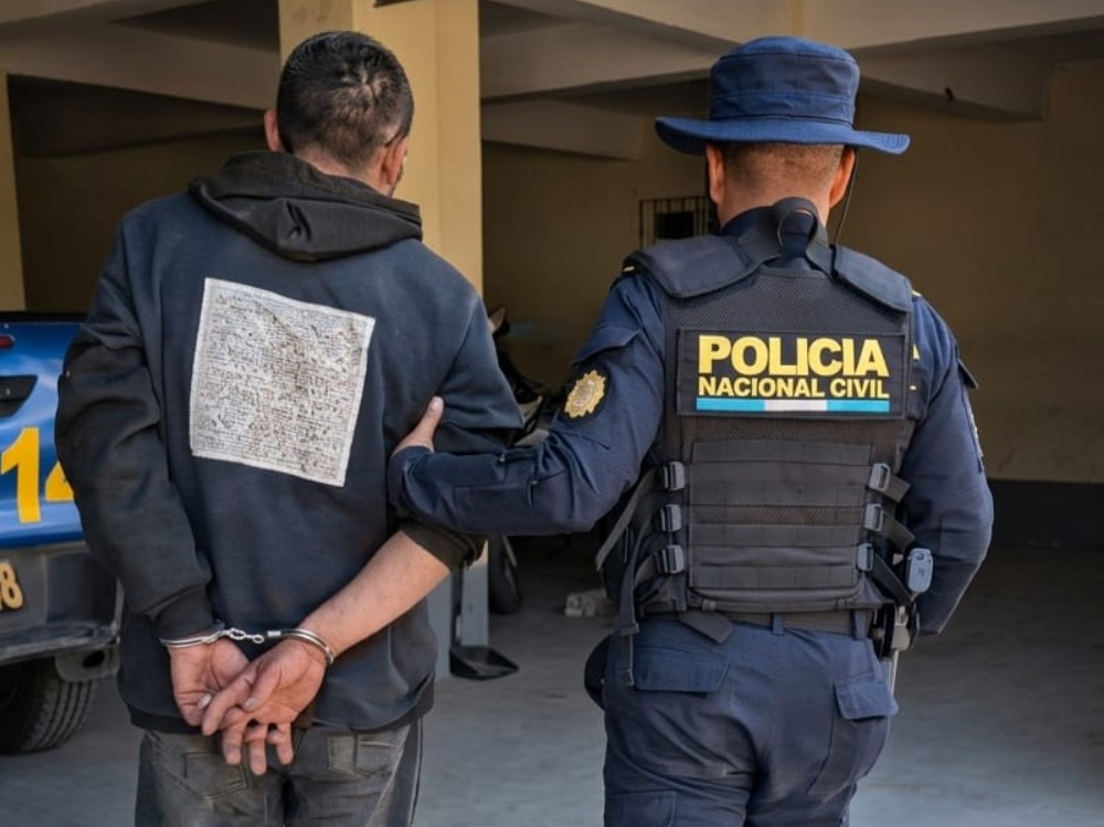 Propietario de taller frustra robo a comercio 