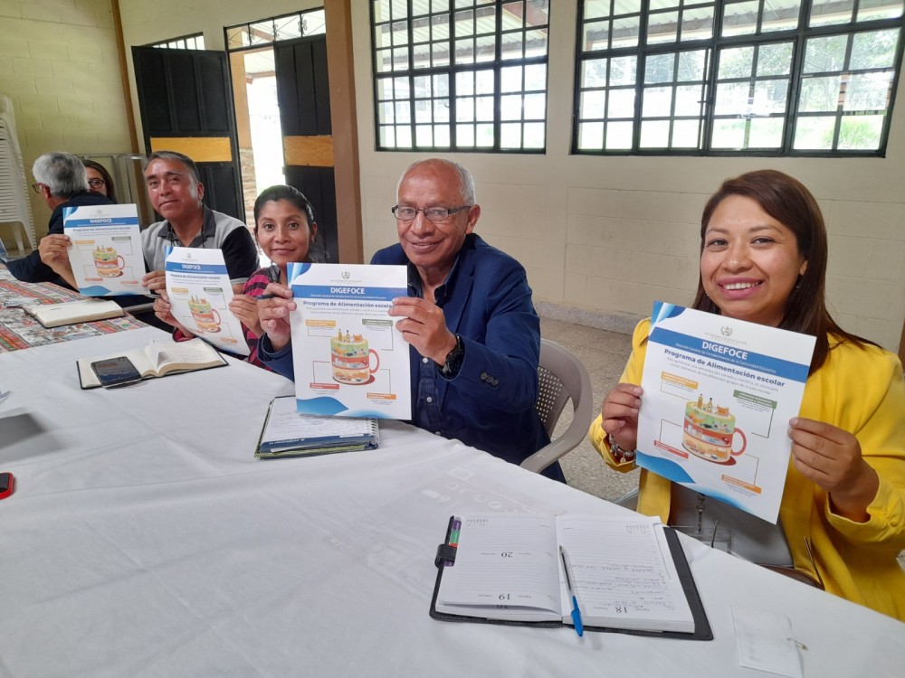 Proponen y diseñan menús escolareas en establecimientos educativos