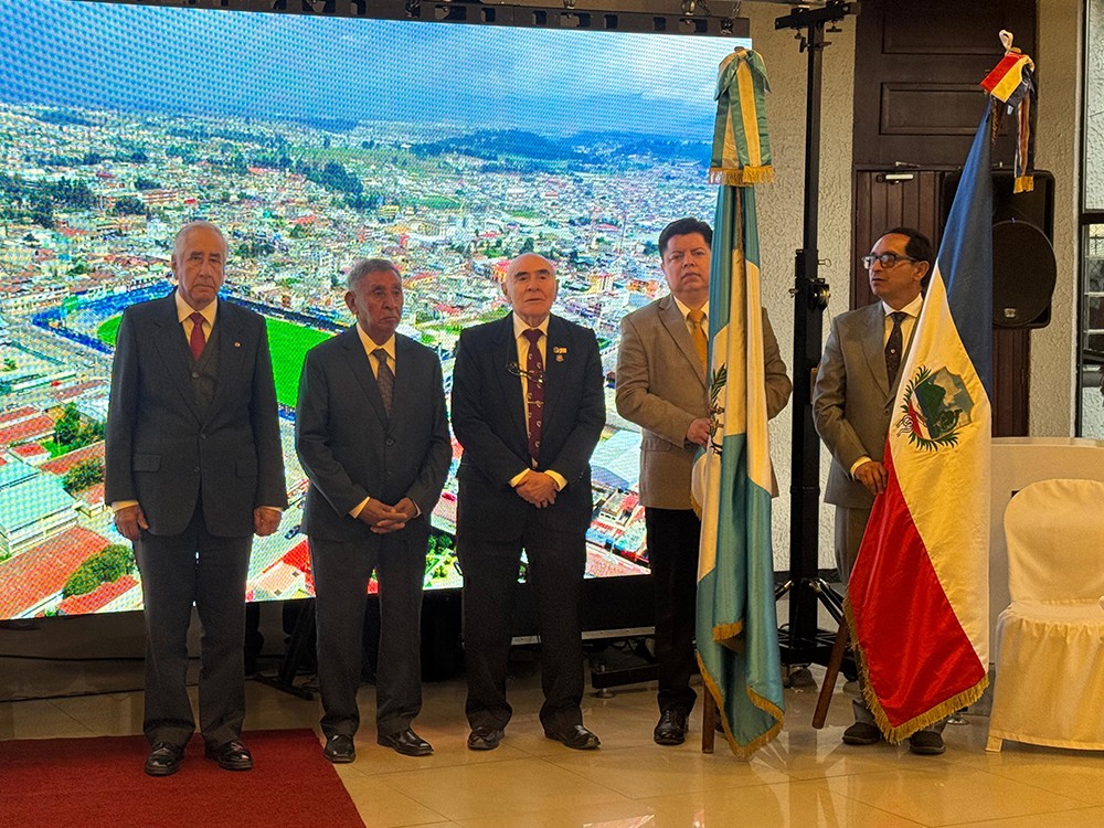 Quetzaltecos reciben  “Galardón a la Excelencia 2024” 