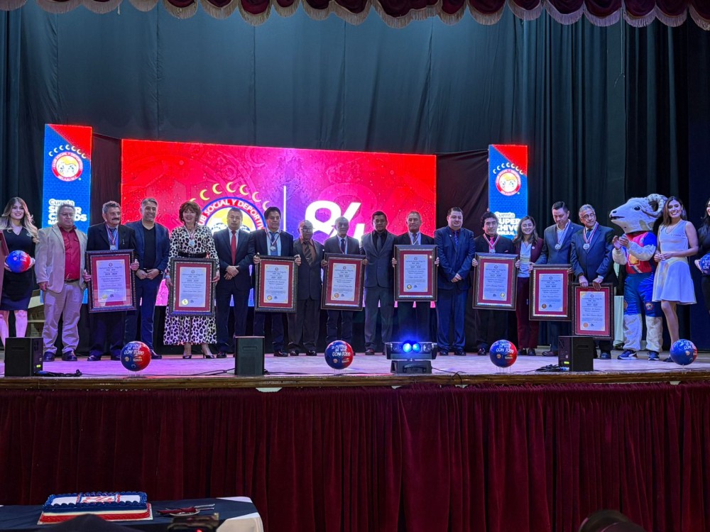 ¿Quiénes son los exfutbolistas que recibieron la Orden Mario Camposeco?