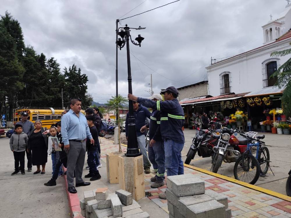 Realizan trabajos de mejoramiento en el frontispicio del Cementerio General de Quetzaltenango