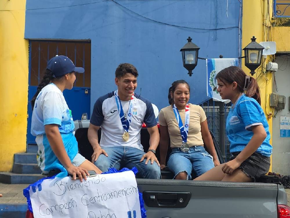Reciben con algarabía a medallistas de los Juegos Centroamericanos 