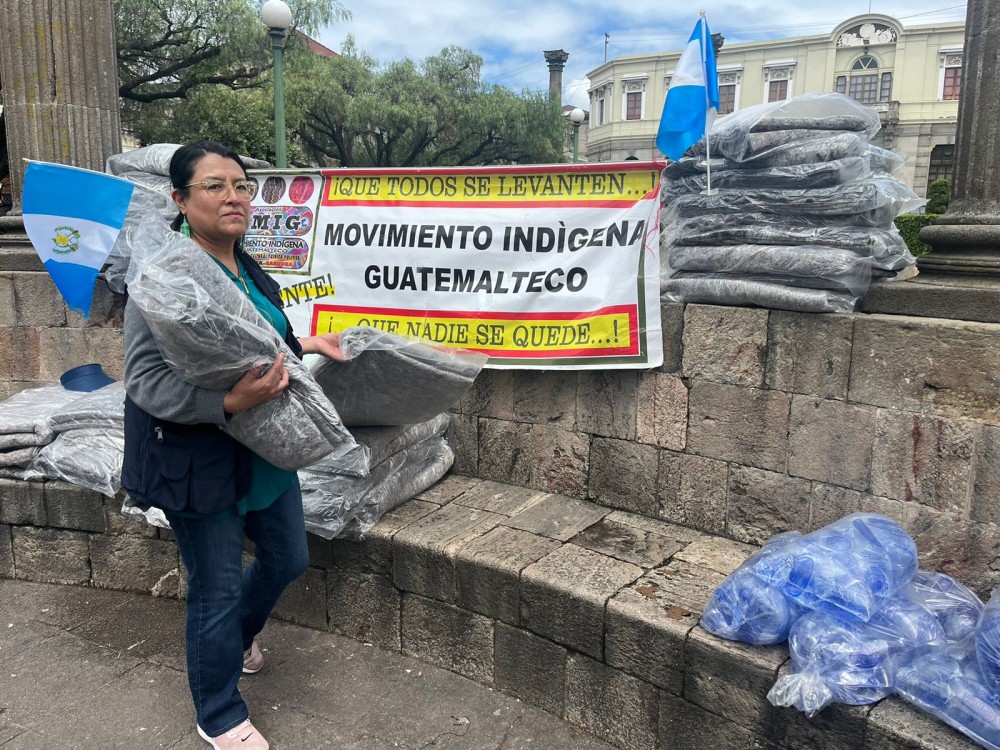 Recolectan víveres para manifestantes en resistencia