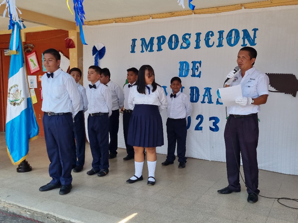 Reconocen esfuerzo de estudiantes destacados en escuela de Mazatenango