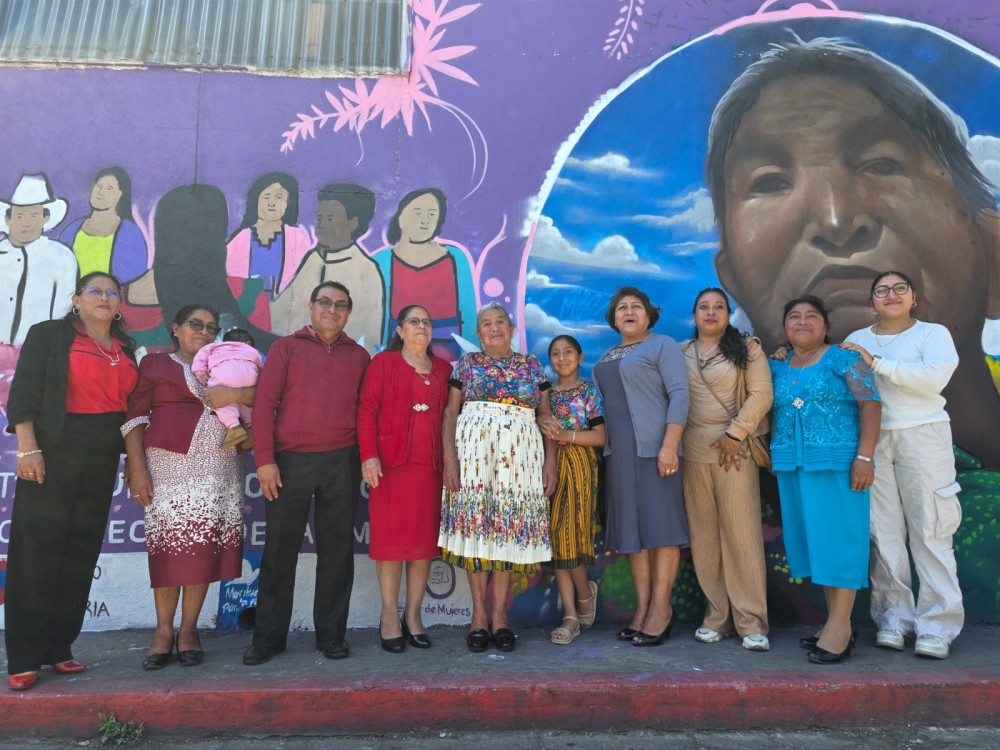 Reconocen la labor de mujer sampedrana que lleva a cada rincón el baile de La Pa'Ch