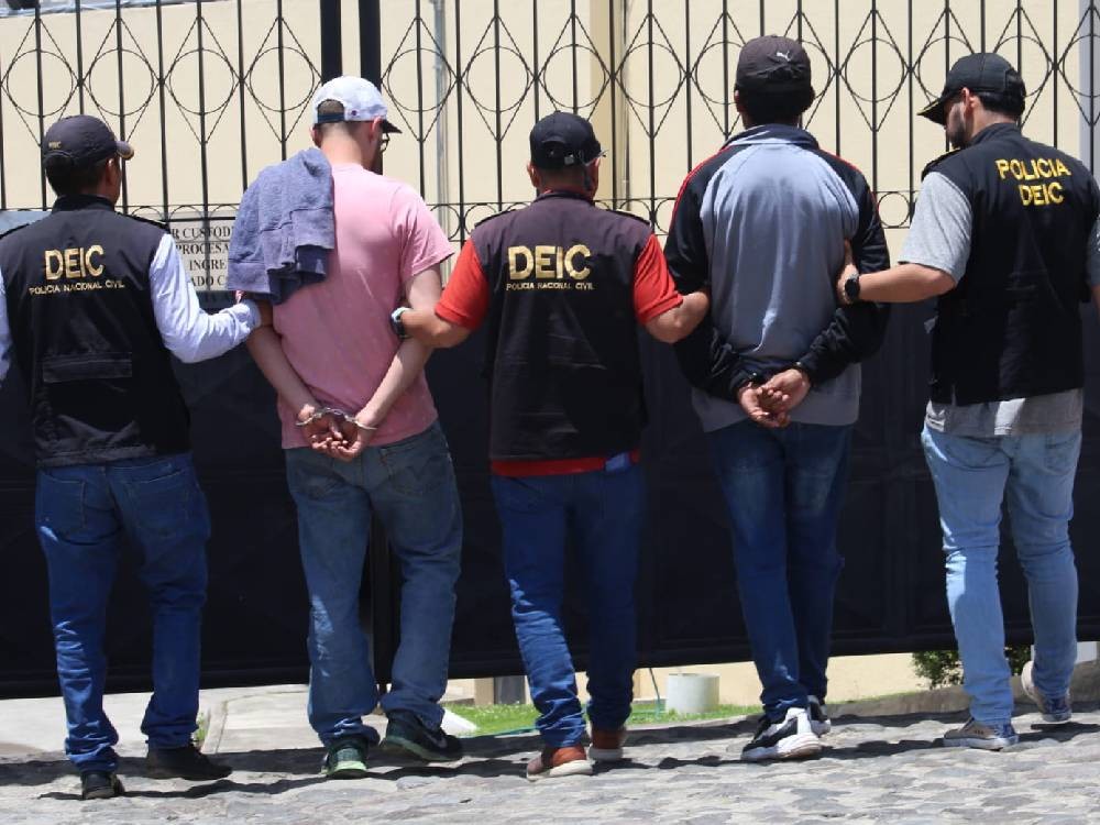 Recuperan martillo hidráulico valorado en Q80 mil y capturan a dos hombres