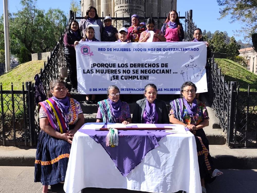Red de Mujeres Ixoquib’ No’j alza la voz en Xela en el marco del Día de la Mujer