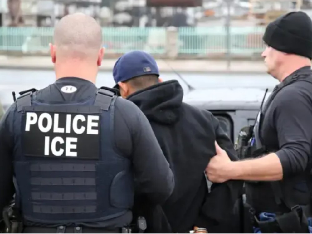 Redadas migratorias afectan negocios hispanos en EE. UU.