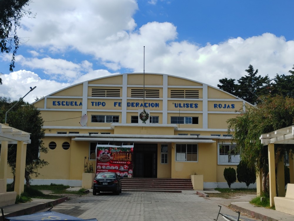 Reduce deserción de estudiantes en establecimiento educativo
