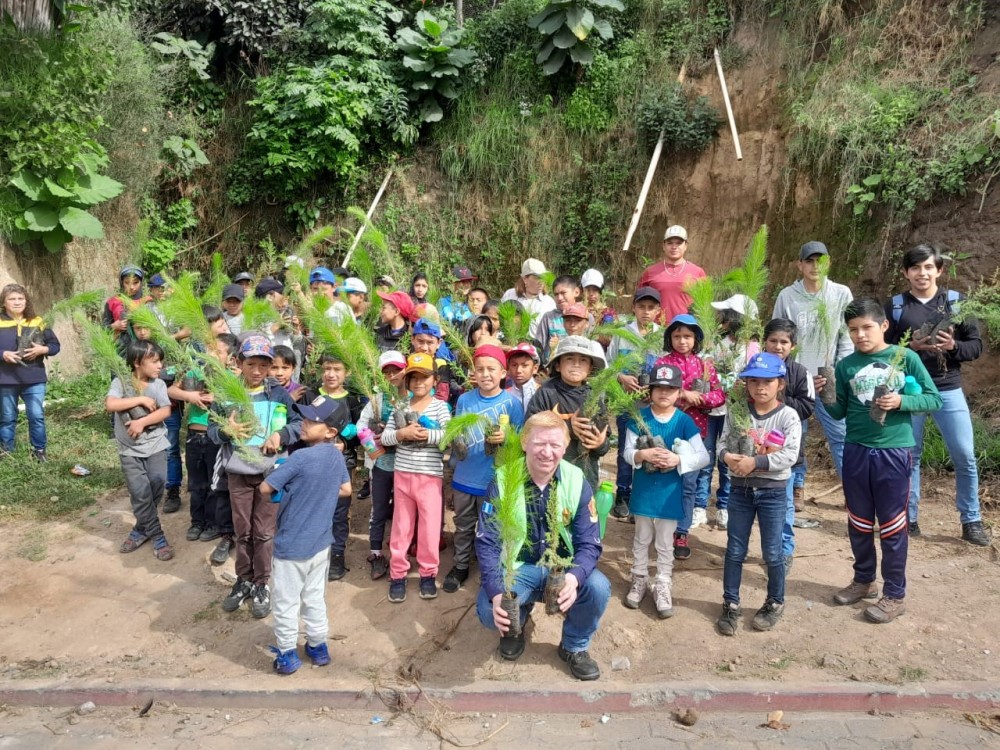 Reforestan zonas de recarga hídrica