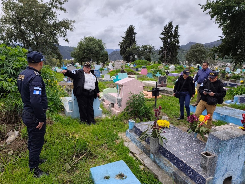 Refuerzan seguridad en el Cementerio General de Quetzaltenango