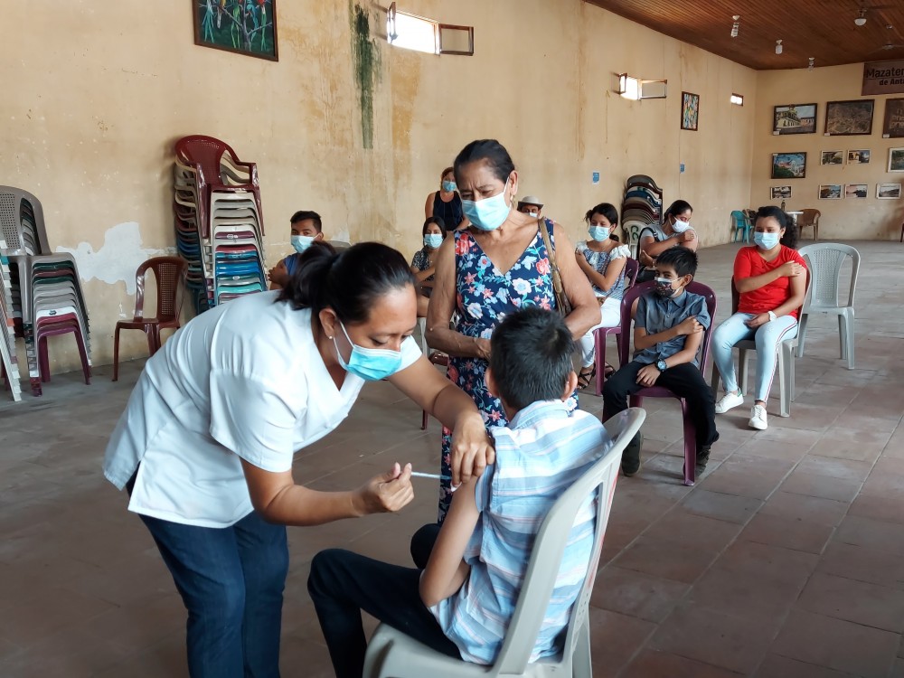Regresan a puesto de vacunación en Centro Cultural de Mazatenango