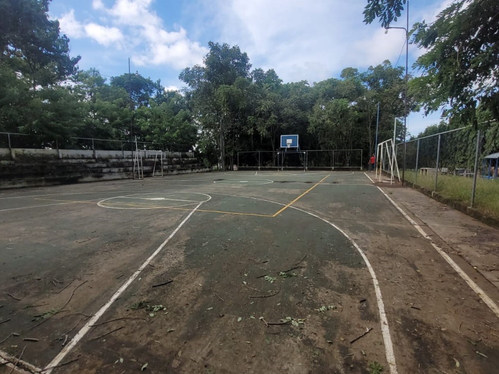 Reparan lámparas en cancha de Coatepeque