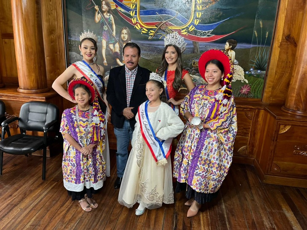 Representativas de Quetzaltenango son presentadas ante el Concejo Municipal