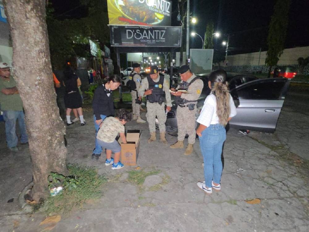 Rescatan a cachorros víctimas de venta ilegal en Mazatenango