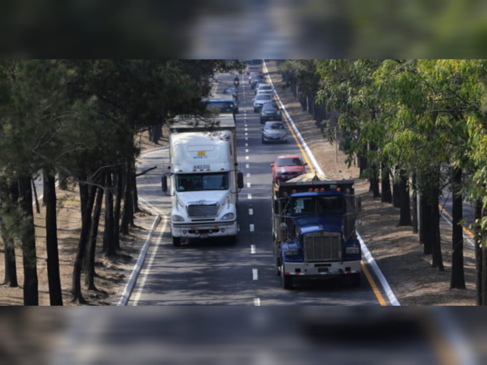 Restringen circulación de transporte de carga durante Año Nuevo