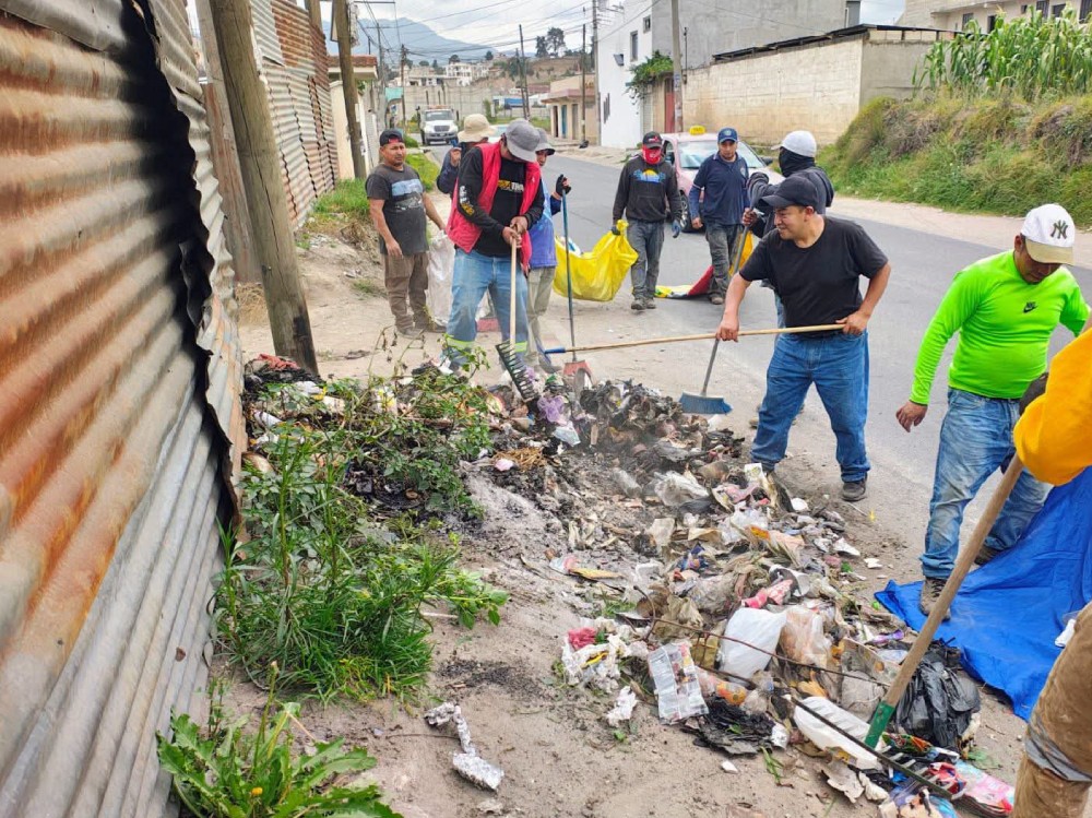 Retiran 15 toneladas de desechos en jornada de limpieza entre Los Batanes y Chiquilajá
