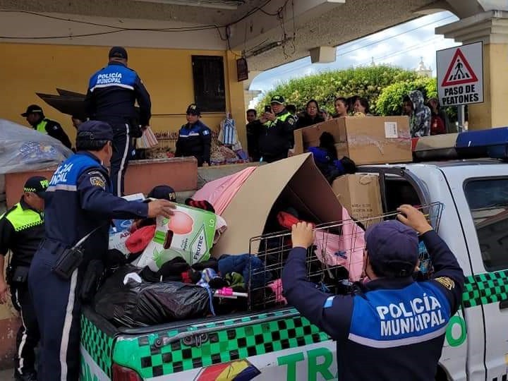 Retiran ventas ambulantes en San Pedro Sacatepéquez