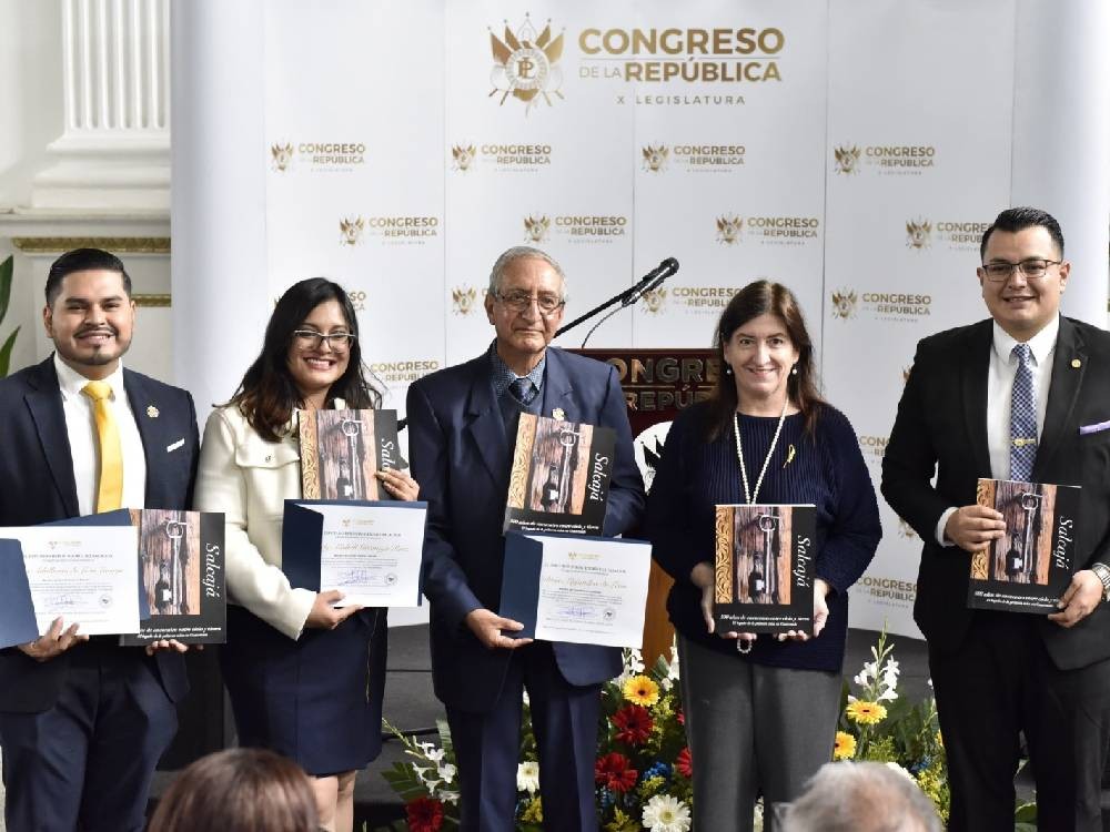 Rinden homenaje a Comité Histórico Salcajá