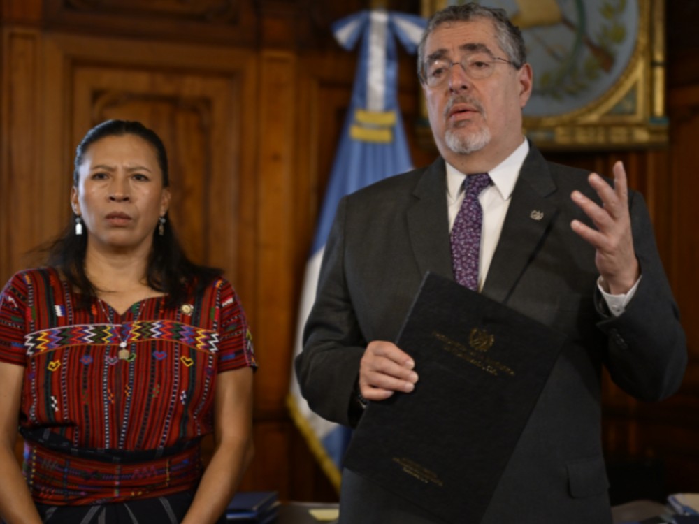 Salario mínimo 2026: presidente Arévalo decreta aumento para las tres actividades económicas