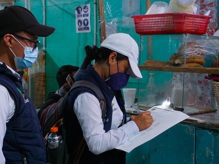 Salud apercibe a comerciantes por no tener licencia sanitaria 