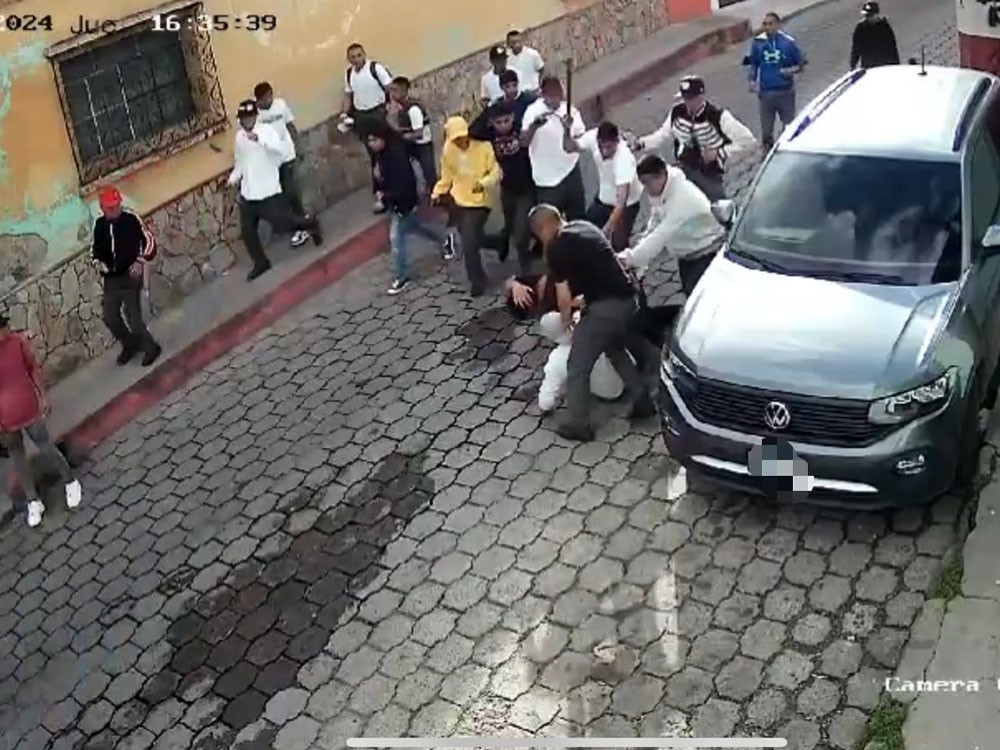  Sancionan a establecimientos educativos de Quetzaltenango por riñas callejeras entre estudiantes