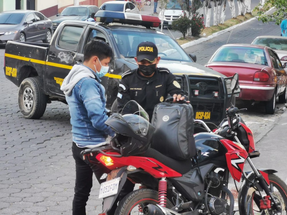 Sancionarán a agentes de la PNC que instalen retenes ilegales 