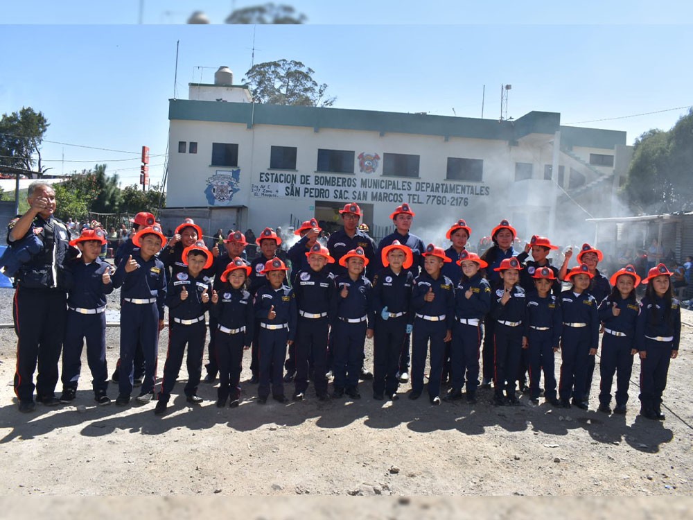 Se gradúa brigada infantil y juvenil de Bomberos Municipales Departamentales 
