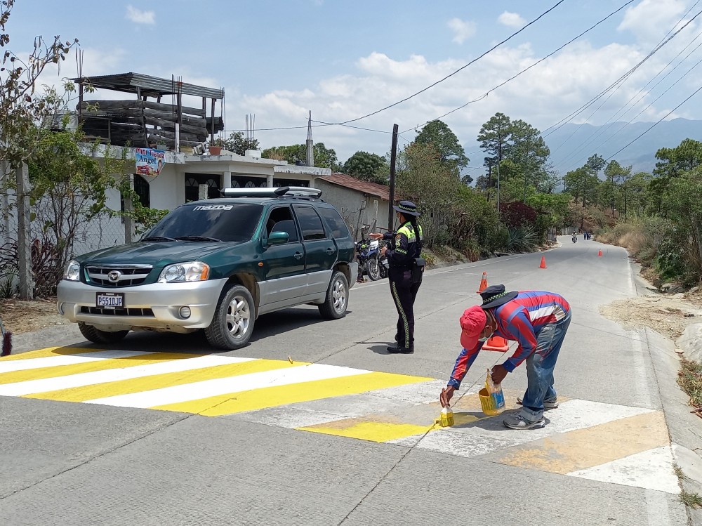 Señalizan para evitar accidentes de tránsito