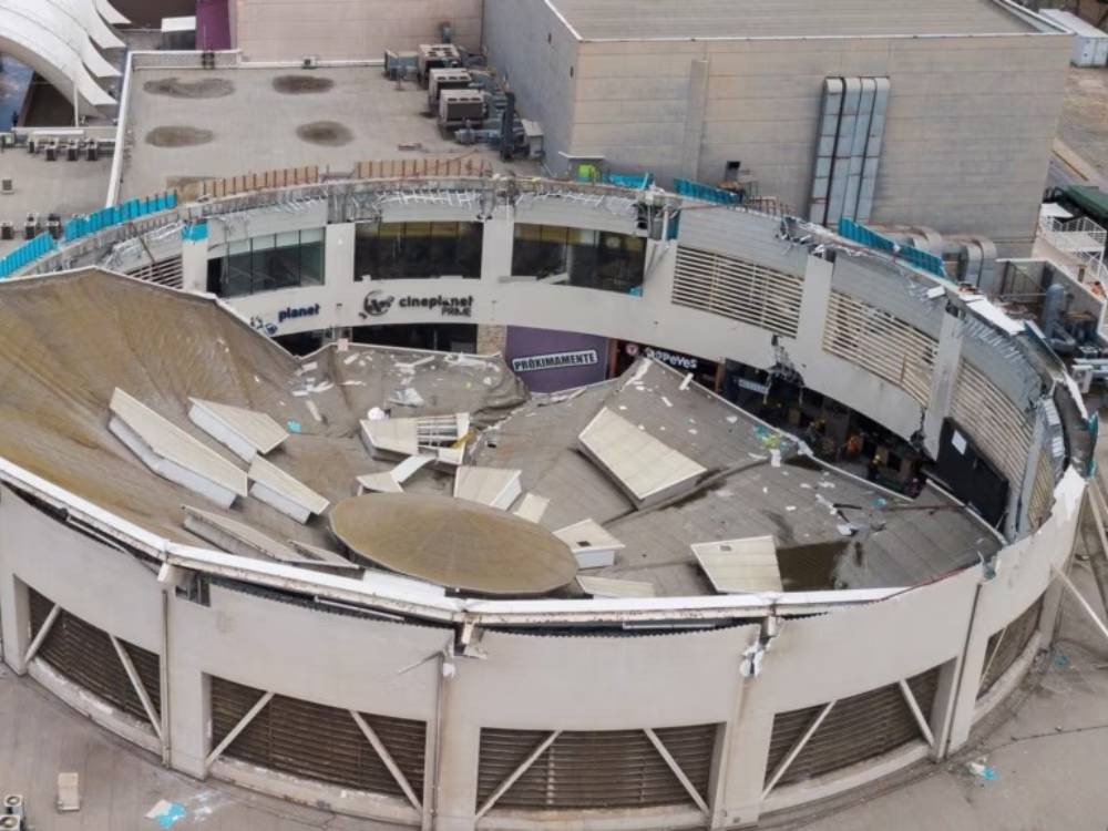 Seis muertos tras desplome de techo de centro comercial en Perú 
