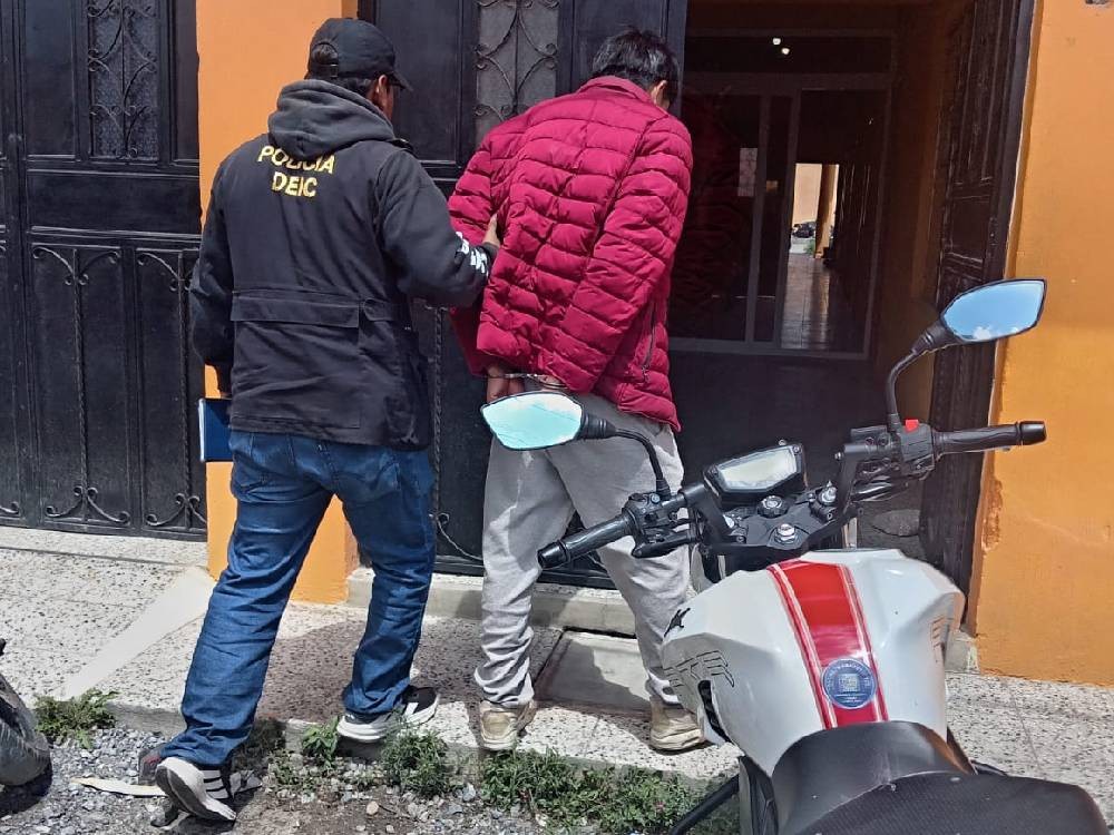 Señalado de extorsión es capturado en allanamiento 