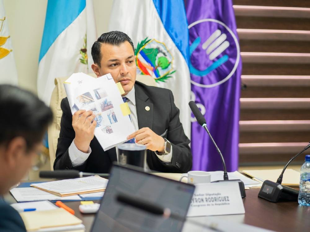 Señalan supuestas irregularidades en asignación de proyectos de remozamiento de centros educativos de Quetzaltenango 