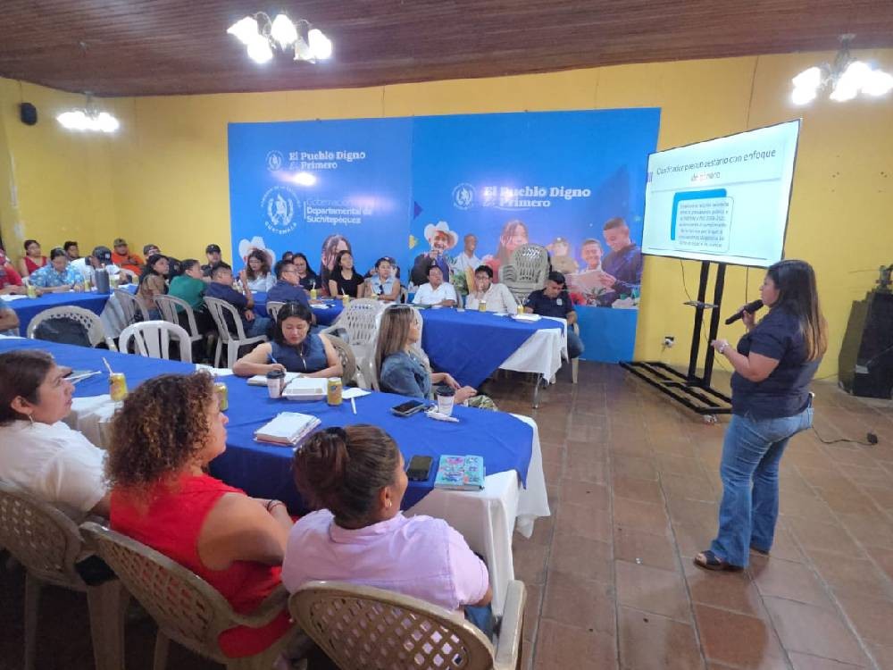 Seprem y Segeplán capacitan a funcionarios municipales de Suchitepéquez para priorizar la inversión en las mujeres
