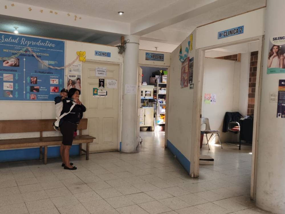 Servicios de salud de primer nivel sin medicamentos para atención de pacientes con enfermedad neurológica