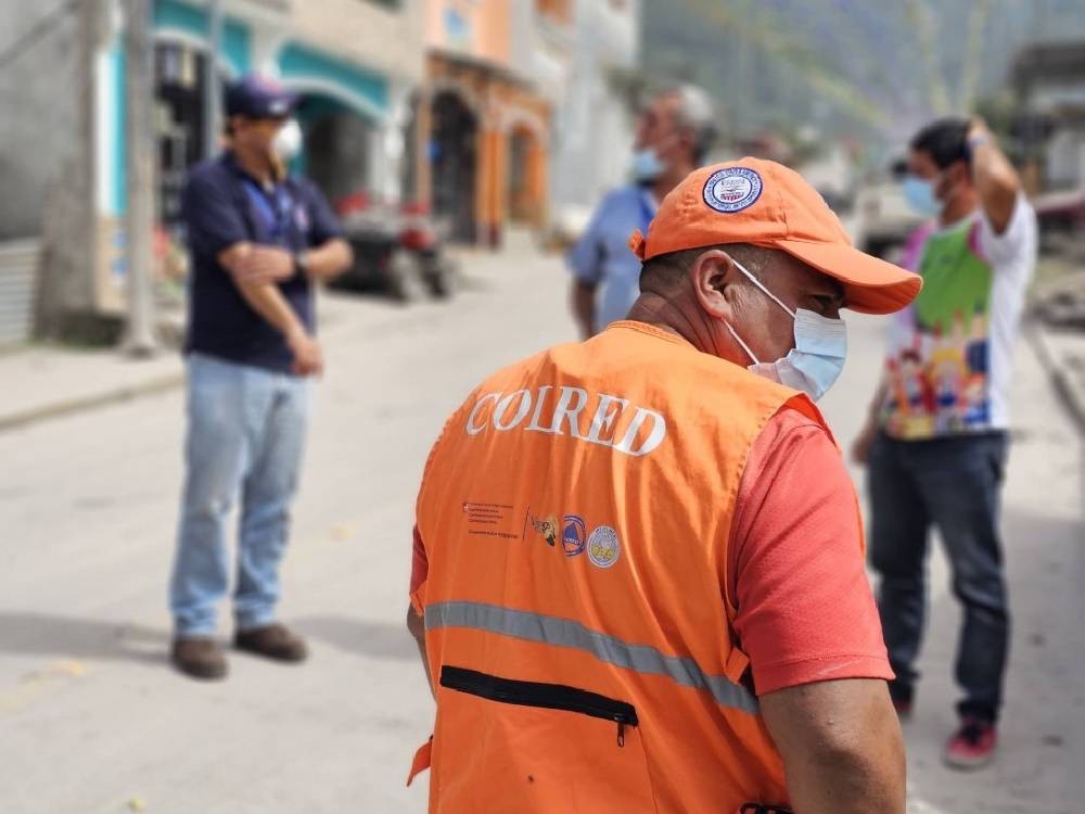 Socializan medidas preventivas por actividad volcánica en El Palmar