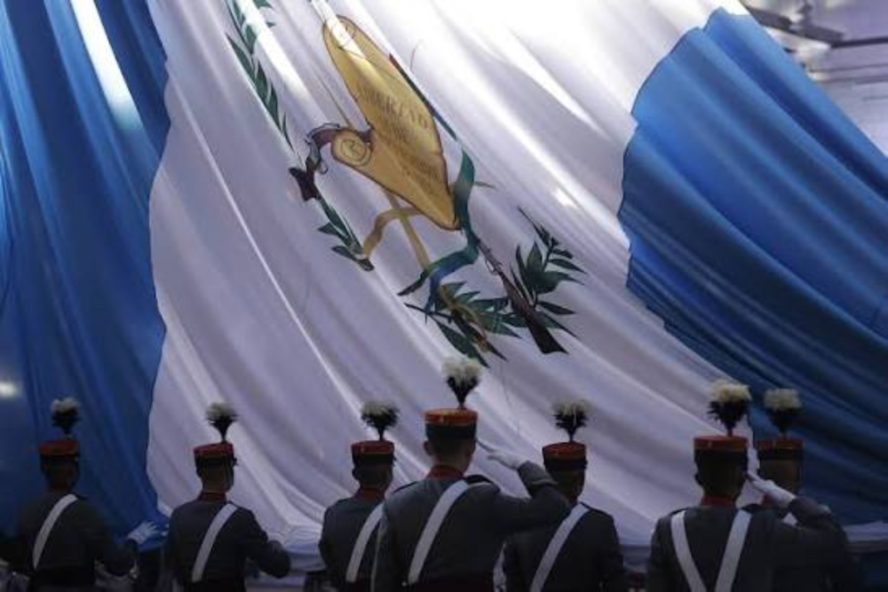 Solemne Te Deum y la izada de la gran bandera