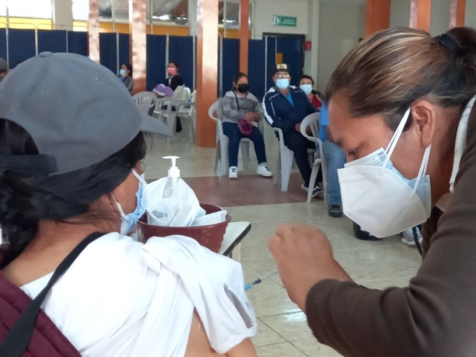 Solo funcionará un puesto de vacunación en días de descanso